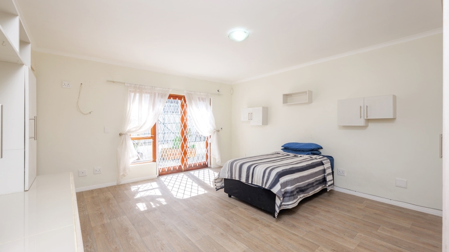 5 Bedroom Property for Sale in Bredasdorp Western Cape